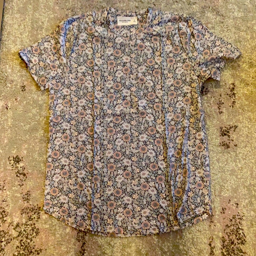 - Abercrombie & Fitch Soft AF Tee